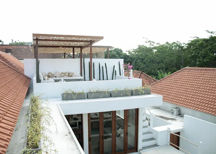 Valletta * Canggu (Bali)